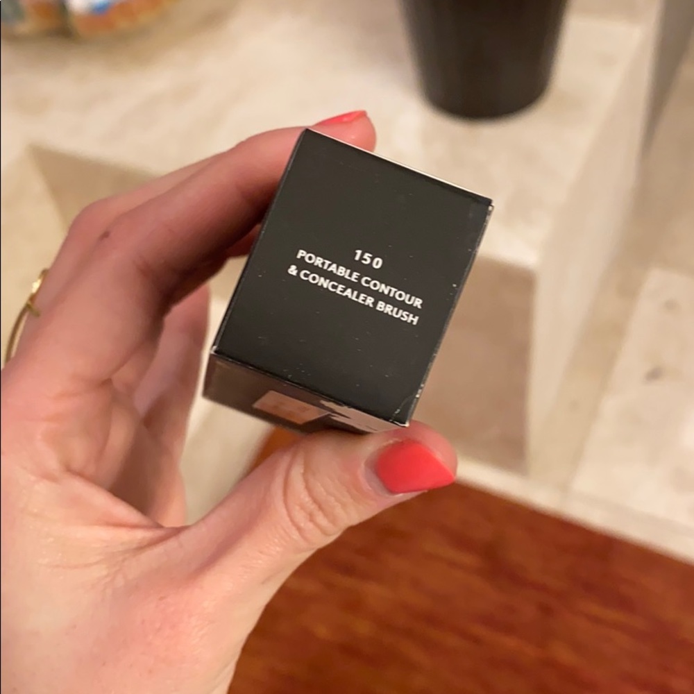 Fenty brush - Picture 2 of 4